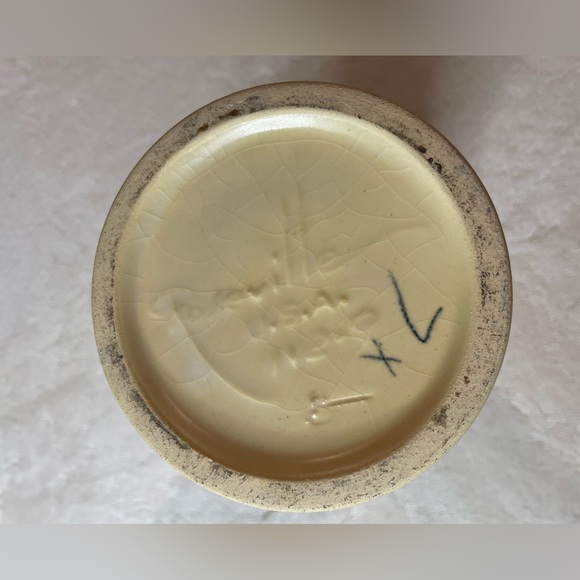 Roseville Pottery Vase - Picture 4 of 4